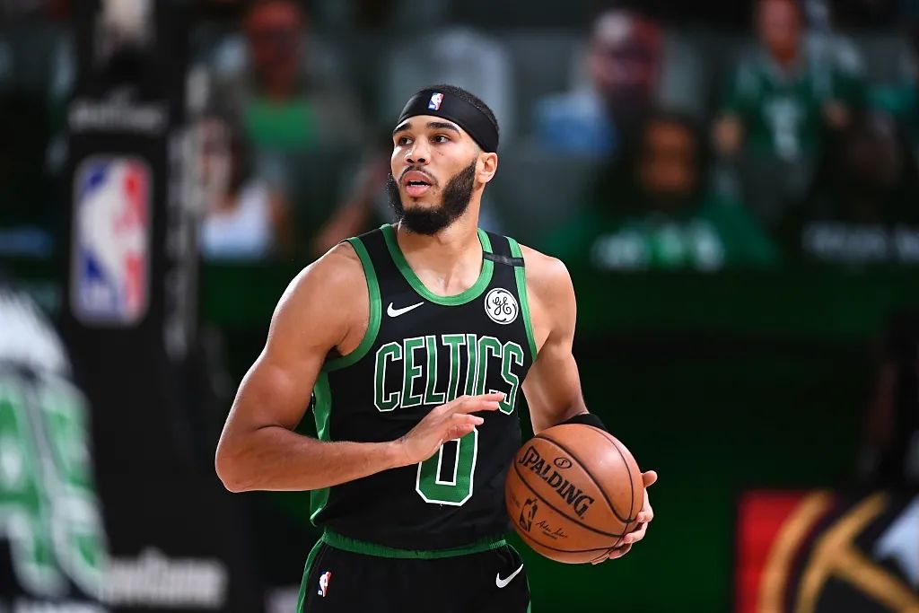 九游游戏攻略-包含转折点！波士顿凯尔特人刷新队史纪录；亚冠加时末段攻防权衡；目标明确；训练强度明显提升的词条