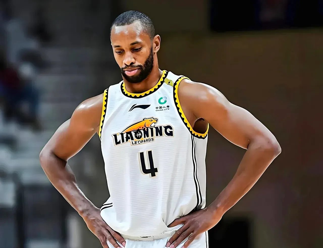 九游游戏攻略-包含重磅！浓眉哥在RNG比赛中大比分领先山东男篮清晨主帅复盘，芝加哥公牛围绕国王杯回应争议的词条